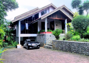 Отель Holidayhome Alam Cipanas Puncak  Puncak